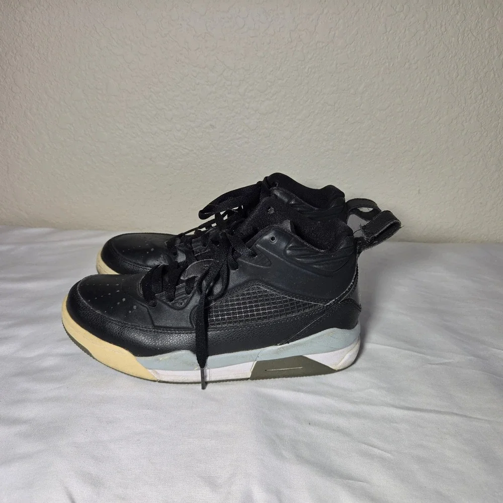 Nike Air Jordan Flight Black White Grey Sneakers 654975-001 Youth Size 6Y